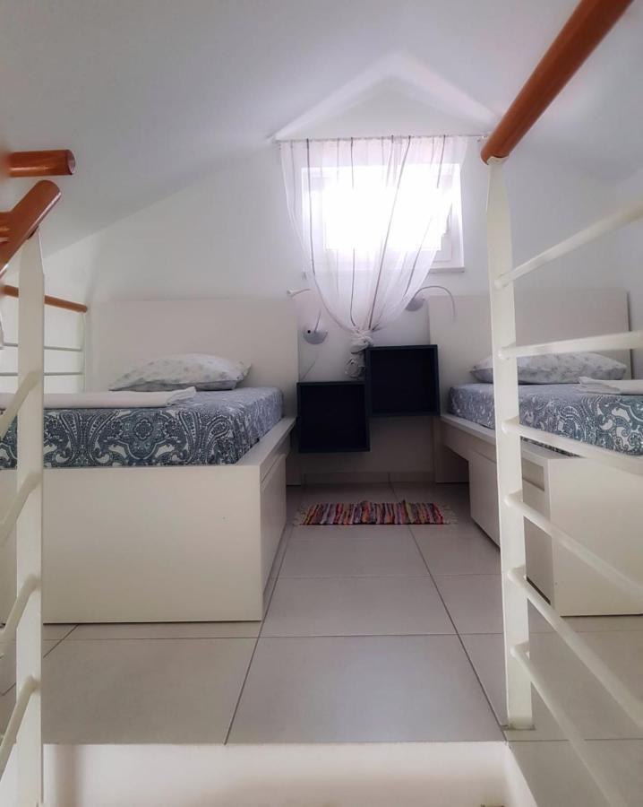 Apartmani Vrancic Mandre Exterior foto